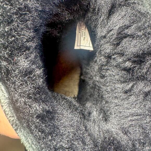 Rare UGG Kids Mini Bailey Bow Scalloped Boot Black Suede Youth Size 3 (1013269K) - Picture 8 of 10